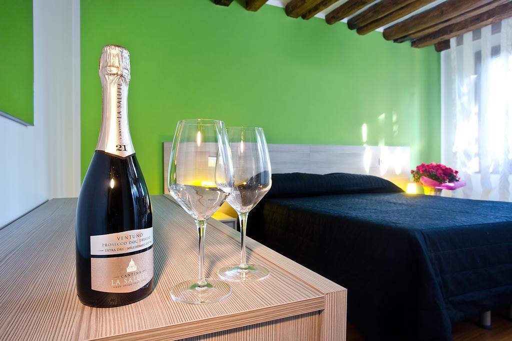 Good Wine Apartments Venetië Kamer foto